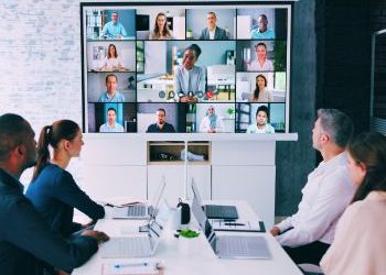Hybrid Workforce Model for 2025