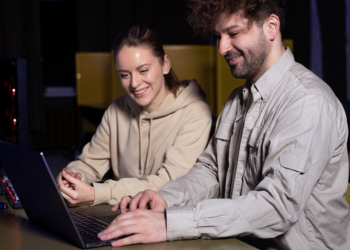 GenAI to Goal-driven prompting