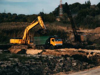 Stop Downtime at Remote Sites: Predictive Maintenance for Mobile & Fixed Assets in Australian Mines